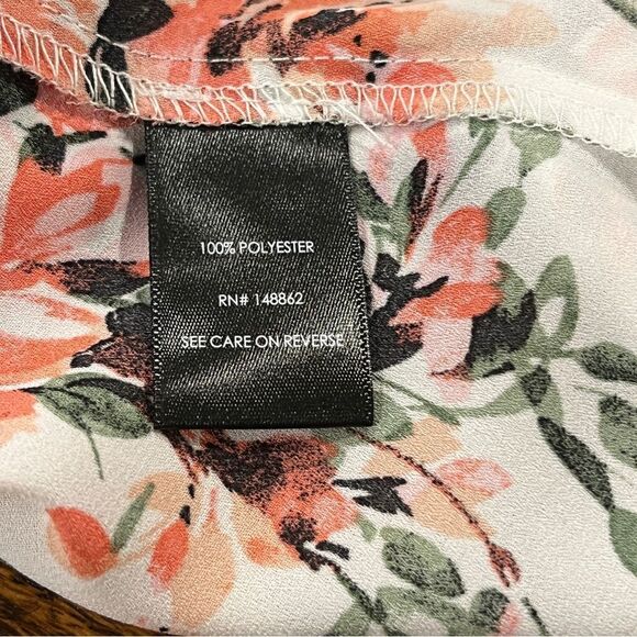 Torrid Floral long sleeve loose fit V-Neck Blouse size large - Picture 11 of 13